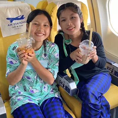Kinderdorf Thailand, Ausflug ins Flugzeugcafé