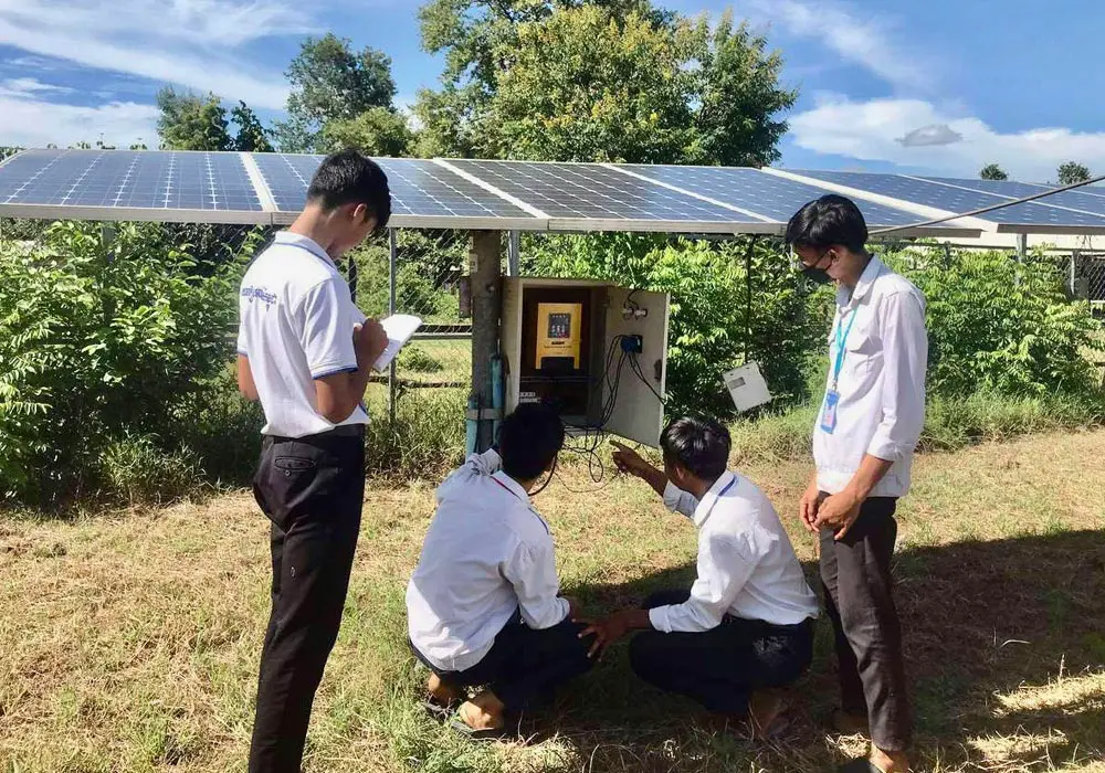Landwirtschaftsprojekt, Kinderdorf Kambodscha, Solarpaneelen